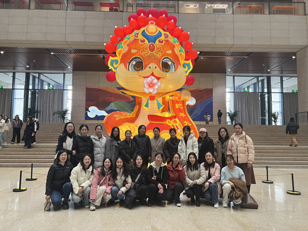 感悟工匠精神，綻放巾幗芳華——農(nóng)墾中心開(kāi)展慶“三八”主題活動(dòng)